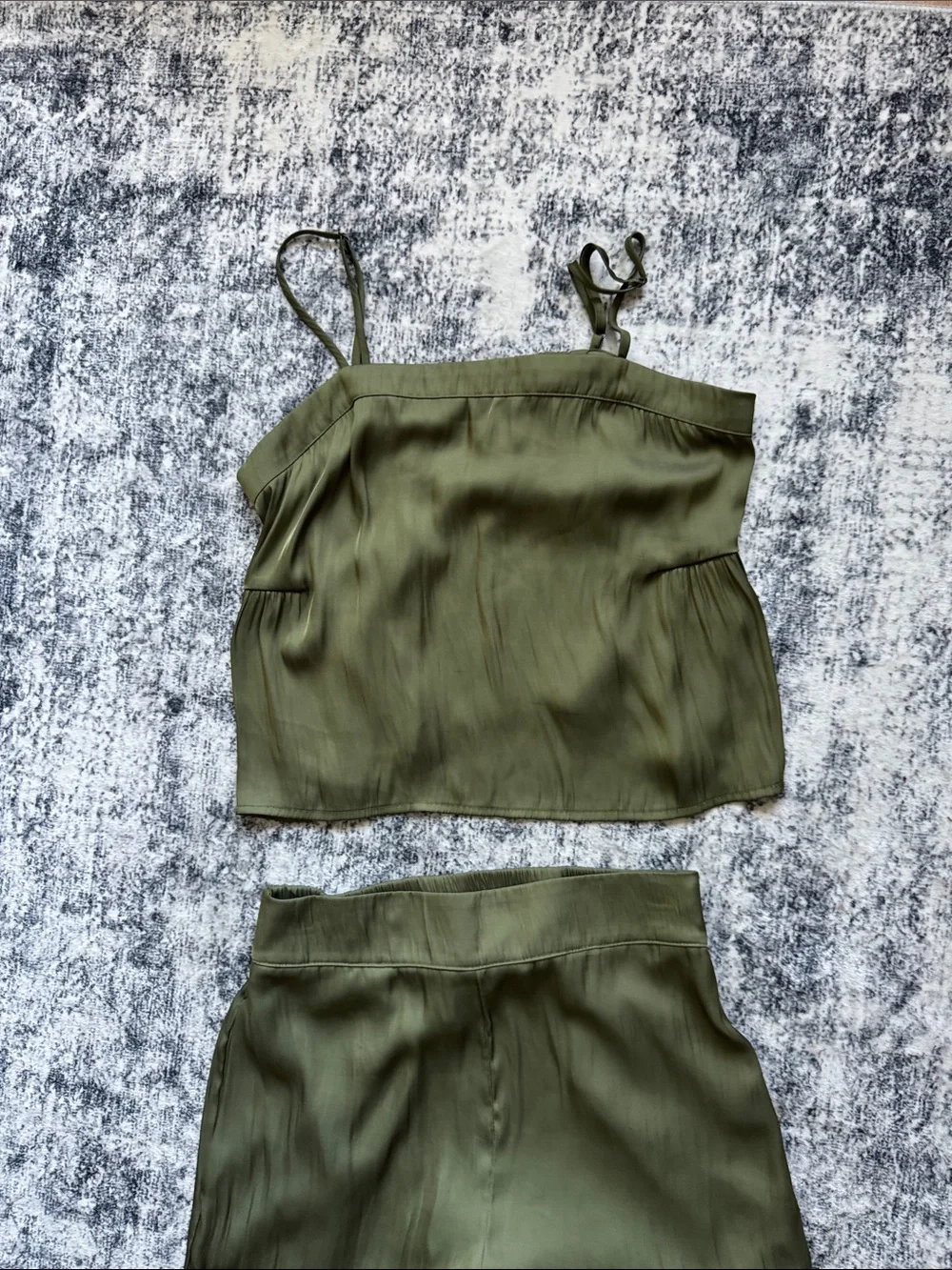 Olive Green Wide-Leg Women’s Set - Picture 3 of 3